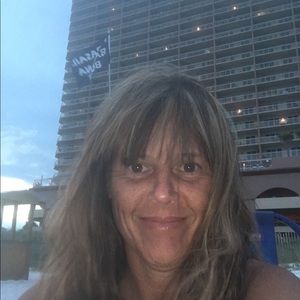 Meet your Posher, Lori